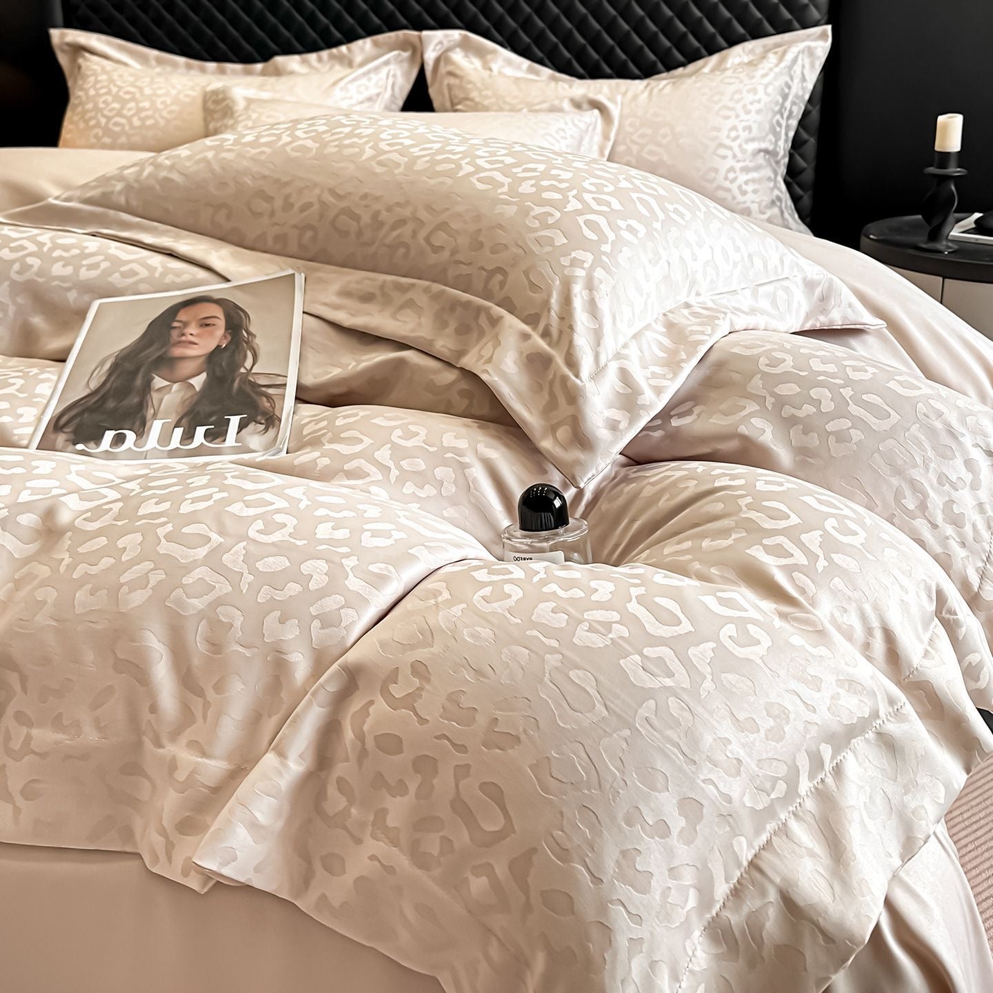 Jacquard Leopard Pattern Silky Satin Duvet Cover Bedding Set