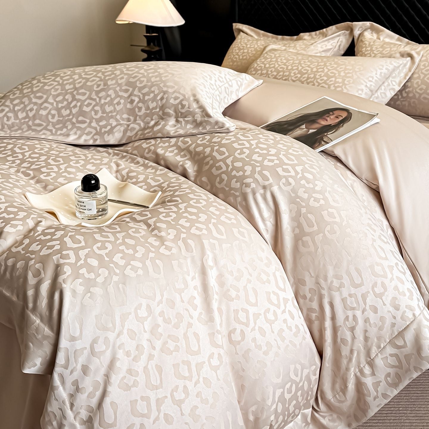 Jacquard Leopard Pattern Silky Satin Duvet Cover Bedding Set
