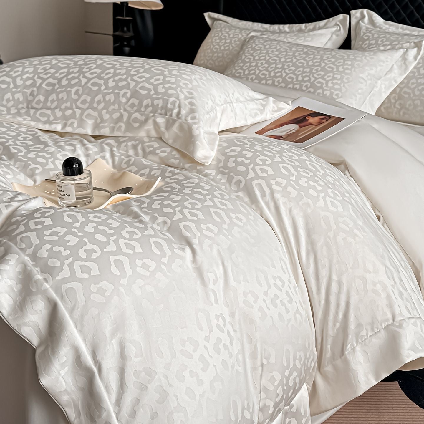 Jacquard Leopard Pattern Silky Satin Duvet Cover Bedding Set