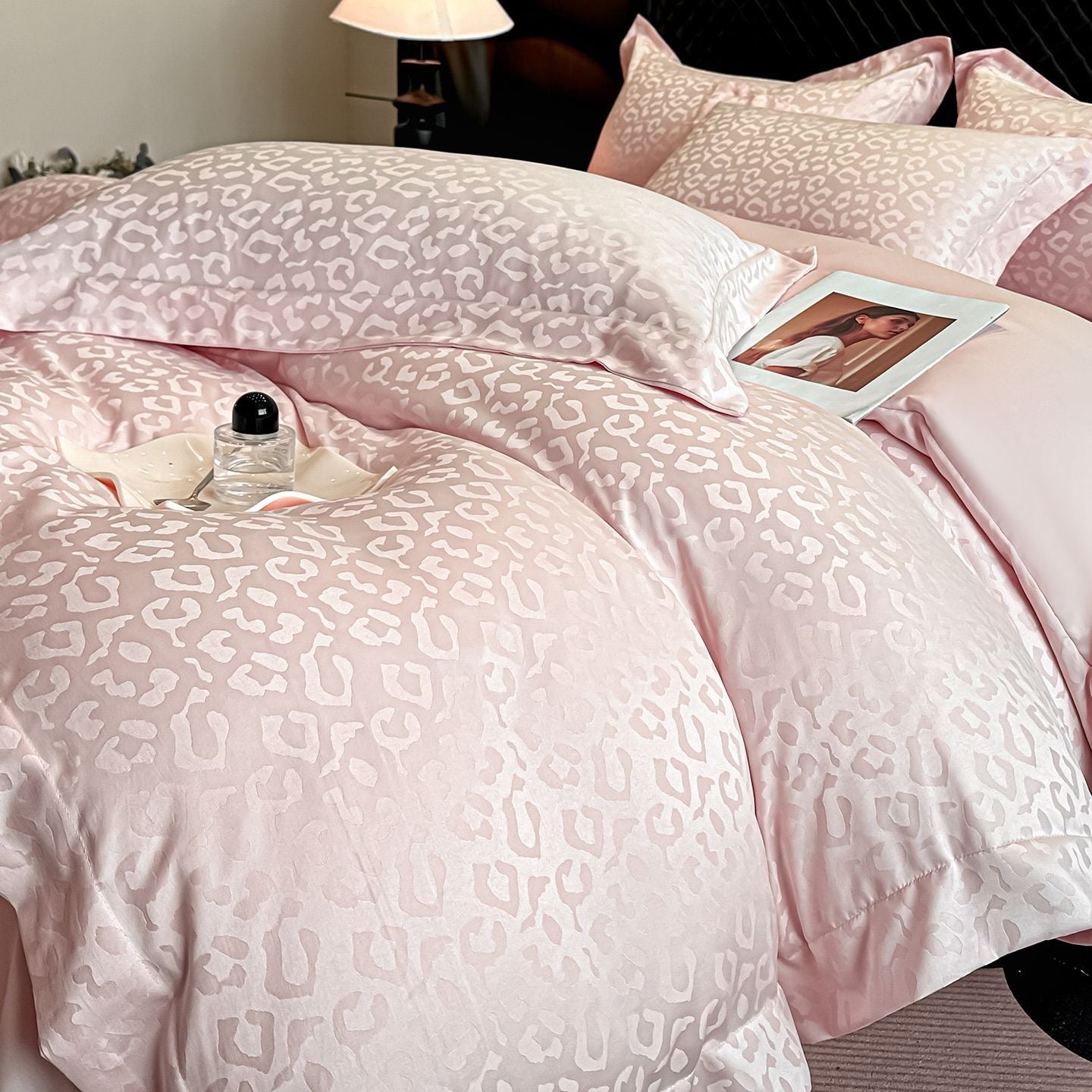 Jacquard Leopard Pattern Silky Satin Duvet Cover Bedding Set